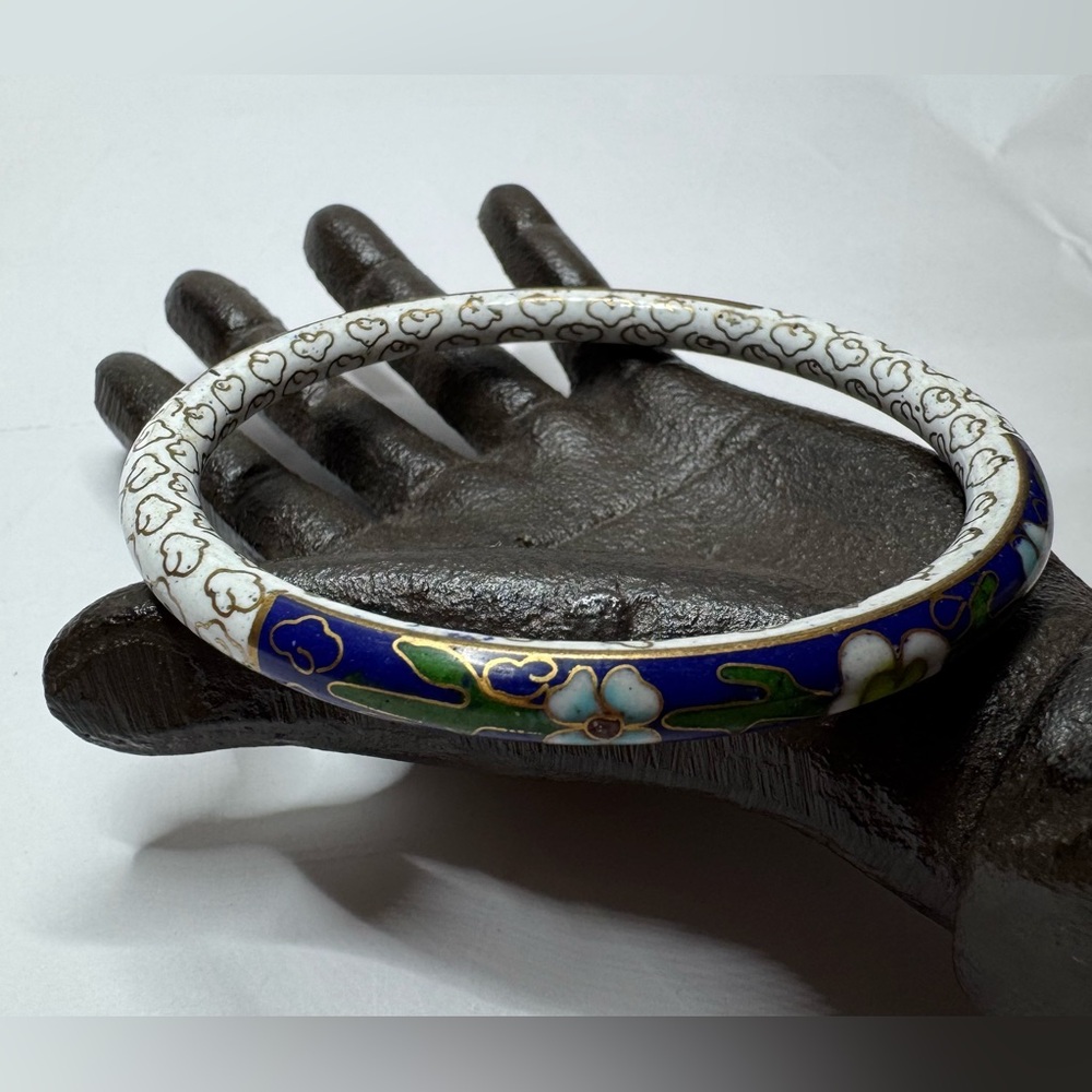 Vintage Cloisonné White Floral Enamel Bangle